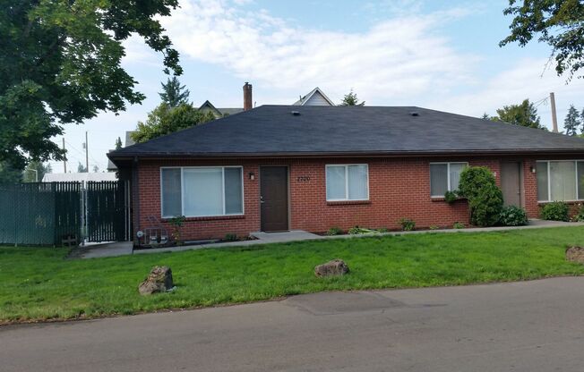 2700/2702 E. 32nd Street