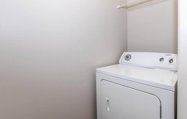 2 beds, 1 bath, 895 sqft, $1,746