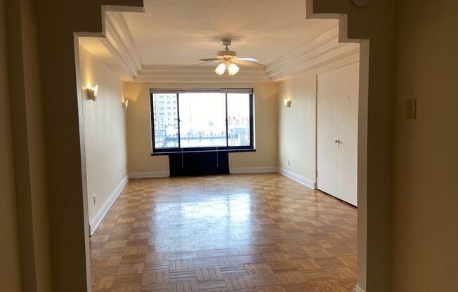 1 bed, 1 bath, $1,075, Unit 404