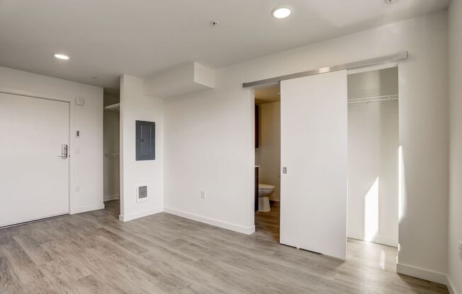 Studio, 1 bath, 252 sqft, $1,180, Unit 202