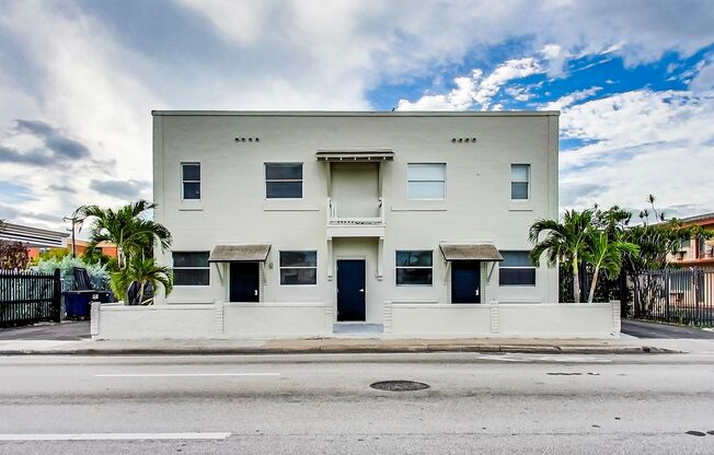 Studio, 1 bath, 400 sqft, $1,600, Unit 50-6