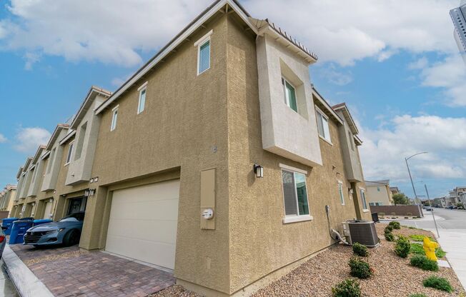 Exceptional 3 bed 2 and a half bath townhome; brand new build, move in ready!!