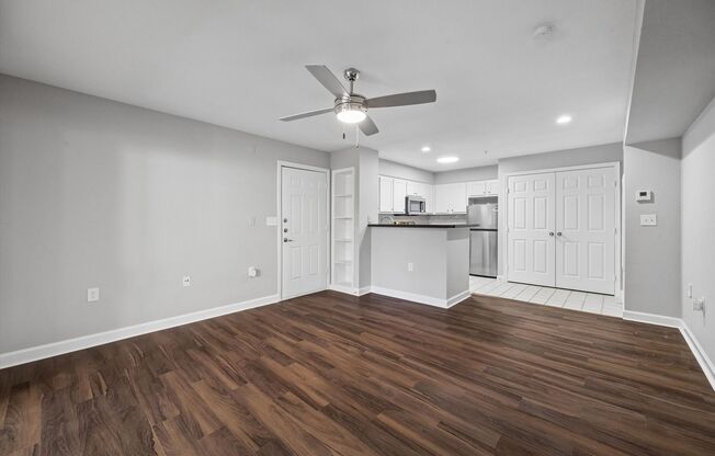 2 beds, 2 baths, 800 sqft, $1,495, Unit 6103