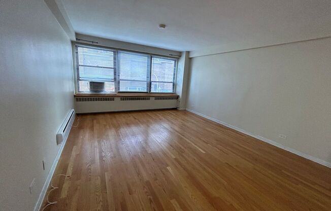 1 bed, 1 bath, 700 sqft, $1,775, Unit 418-0202
