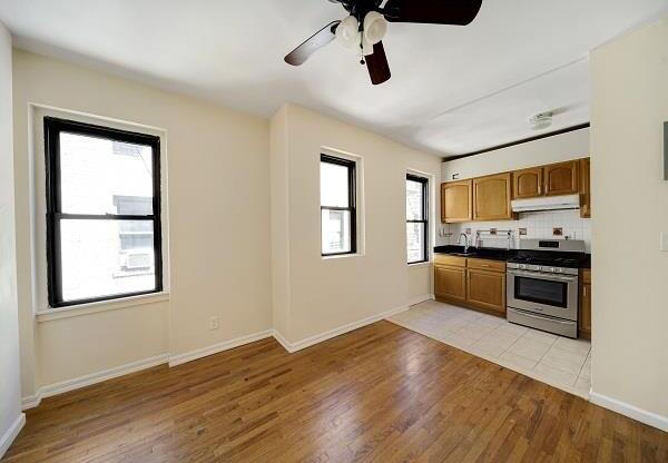 21 67 33 ST