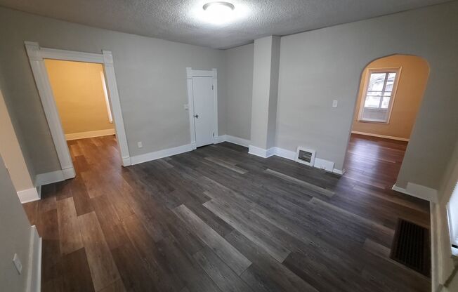 3 beds, 1 bath, $1,225