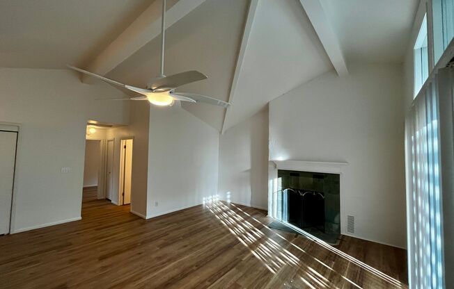 650 Ericksen Avenue NE
