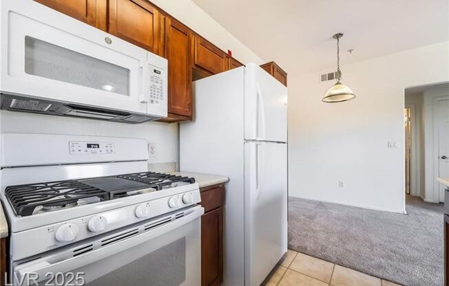 2 beds, 2 baths, $1,550, Unit #12270