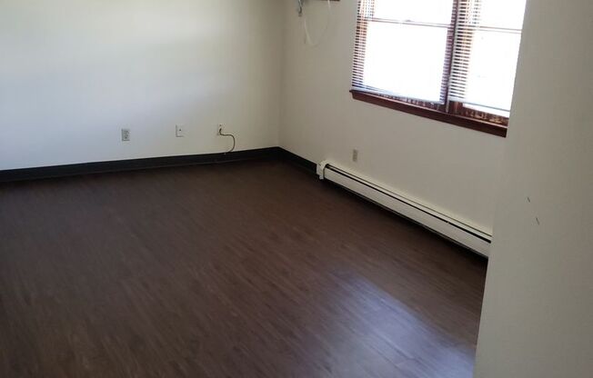 Studio, 1 bath, 550 sqft, $650, Unit 1912 Casady Drive Unit 10