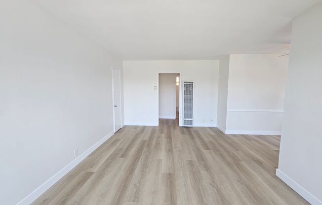 2 beds, 1 bath, $2,295, Unit 11