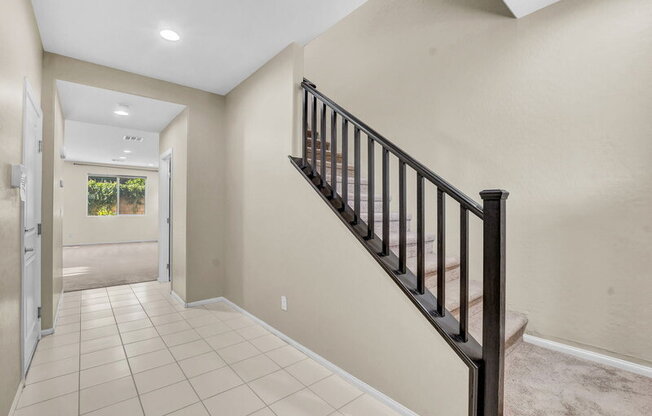5016 W MESA VERDE LN