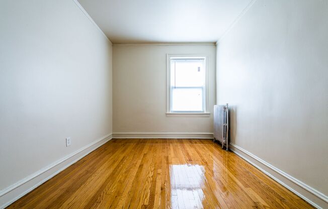1931 E 71st