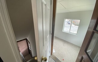 3 beds, 1 bath, $2,600, Unit 2