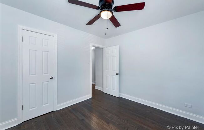 3 beds, 1 bath, 950 sqft, $2,125, Unit 2715-2