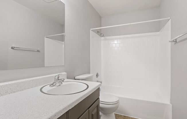 2 beds, 1.5 baths, 846 sqft, $1,495, Unit 04