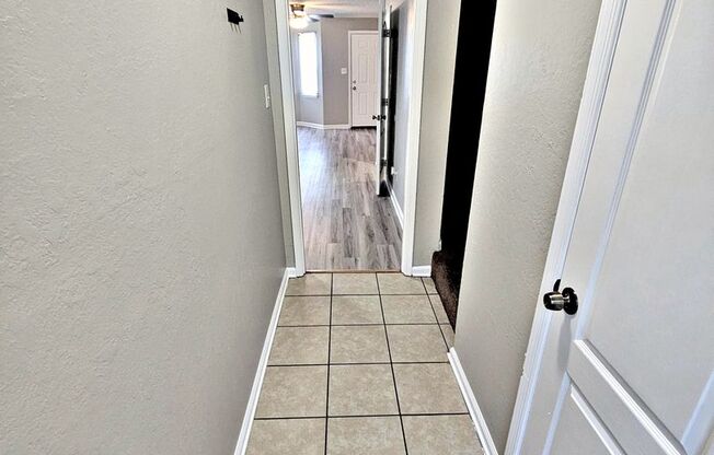 2 beds, 1.5 baths, 1,250 sqft, $975, Unit 2414 #5