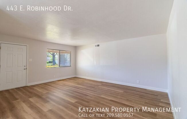 443 E ROBINHOOD DR