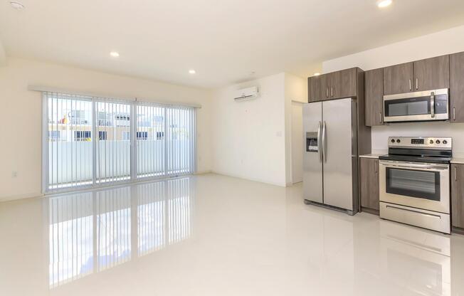 Home - Modern Towers - Homestead, FL