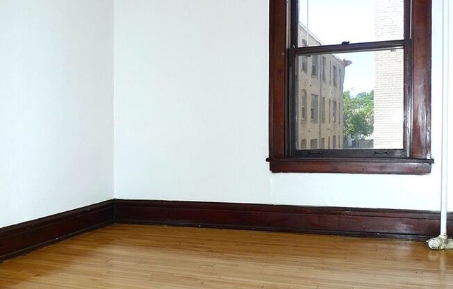 1 bed, 1 bath, 410 sqft, $880, Unit 22 - 22