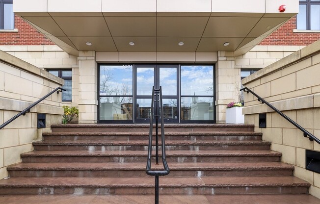 2 beds, 2 baths, 995 sqft, $4,100, Unit 302