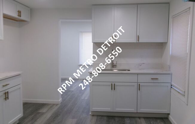 3 beds, 1 bath, $1,495, Unit (OM)