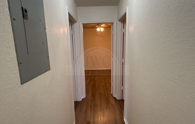 2 beds, 1 bath, $795, Unit 202 Truman Ave W. Unit C