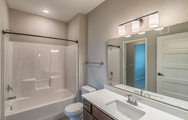 1 bed, 1 bath, 693 sqft, $1,185, Unit 215