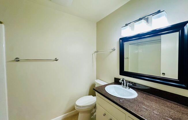 2 beds, 2 baths, $2,750, Unit #205