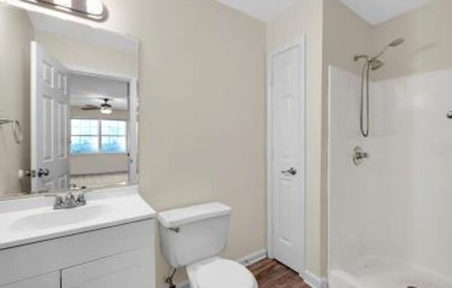 3 beds, 2 baths, $1,400, Unit 1837 Scott Road #B