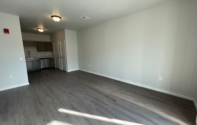 3 beds, 2 baths, 1,153 sqft, $1,507, Unit 1140-202