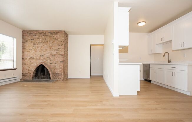 3421A-3423B 23rd Ave W