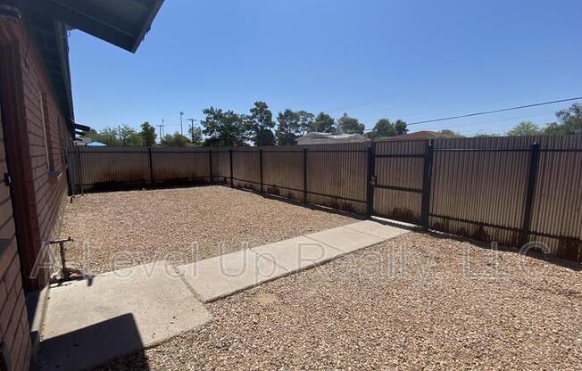 267 E 21 ST