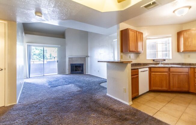* COMING SOON * AVAILABLE SEPTEMBER 22ND Great 2 bed/2 bath Condo