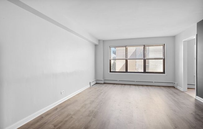 Studio, 1 bath, 405 sqft, $1,675, Unit 305