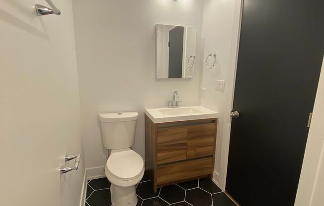 3 beds, 2 baths, 1,500 sqft, $2,800, Unit Unit 4