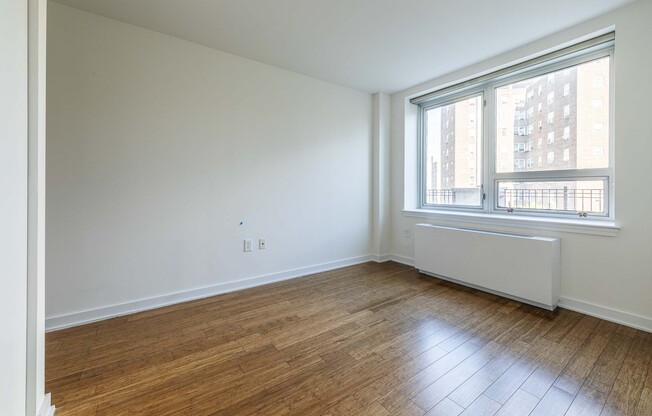 1 bed, 1 bath, $4,275, Unit 7F0