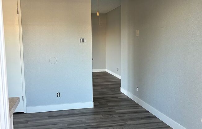 1 bed, 1 bath, 690 sqft, $1,400, Unit 23
