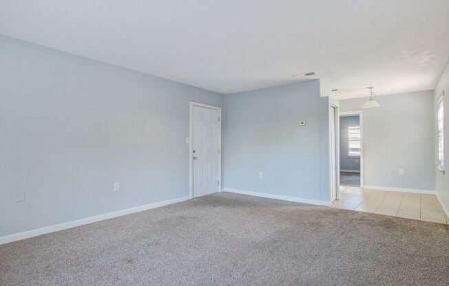 1 bed, 1 bath, 613 sqft, $850, Unit F2