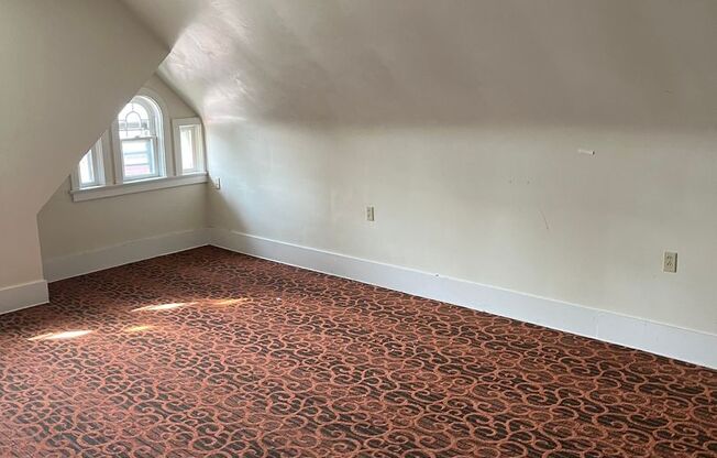 354 W 9TH
