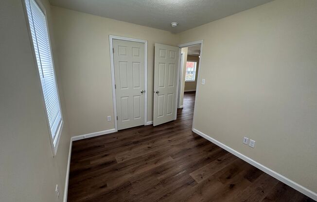 2 beds, 1 bath, 700 sqft, $1,200, Unit 2497