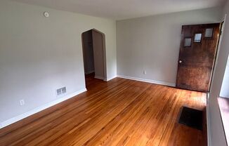 3 beds, 1 bath, $1,595