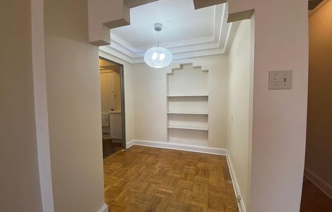 1 bed, 1 bath, $1,195, Unit 607