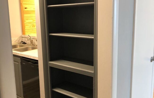 1 bed, 1 bath, 670 sqft, $972, Unit 125