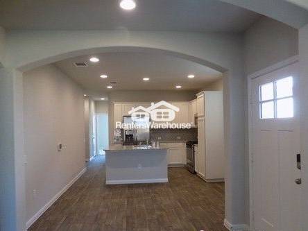 1508 GROPIUS LN