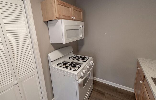 1 bed, 1 bath, $965