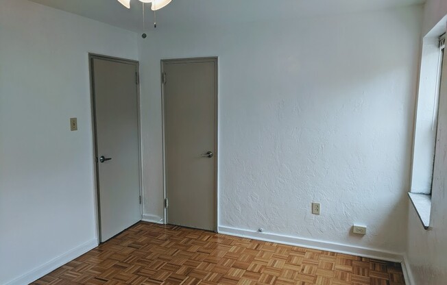 3 beds, 1 bath, $2,175, Unit 202A