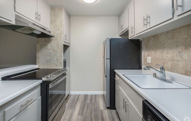 2 beds, 1 bath, $1,875, Unit 01