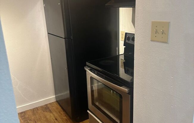 2 beds, 1 bath, $1,450