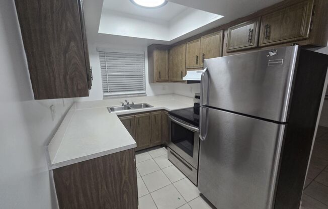 100 NE 9 St Pompano Beach, FL 33060