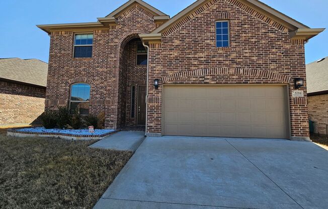 5bed3.5 baths Available now ready for immediate move in Mesquite $600 off the second month’s rent